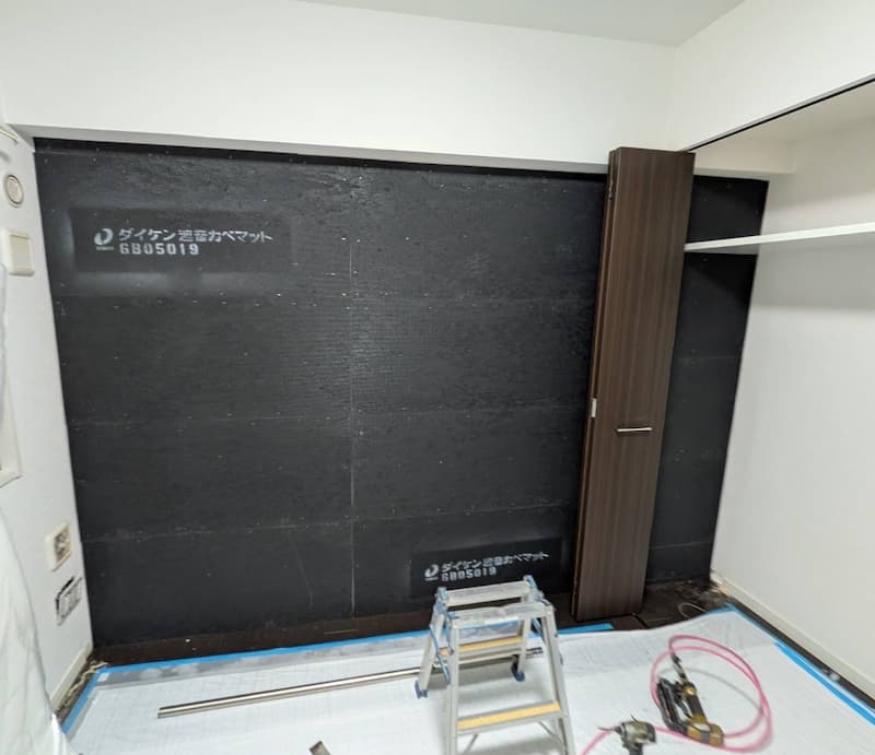 マンションの生活騒音対処工事＿壁施工中2