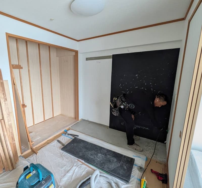 マンションの生活騒音対処工事＿壁施工中
